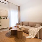 Lägenhet Cozy In Thessaloníki