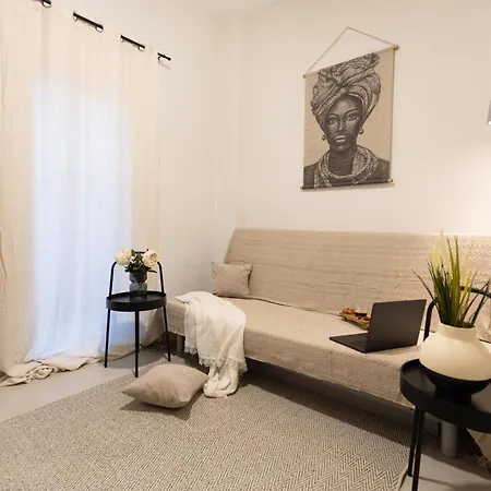 Cozy In Salonic